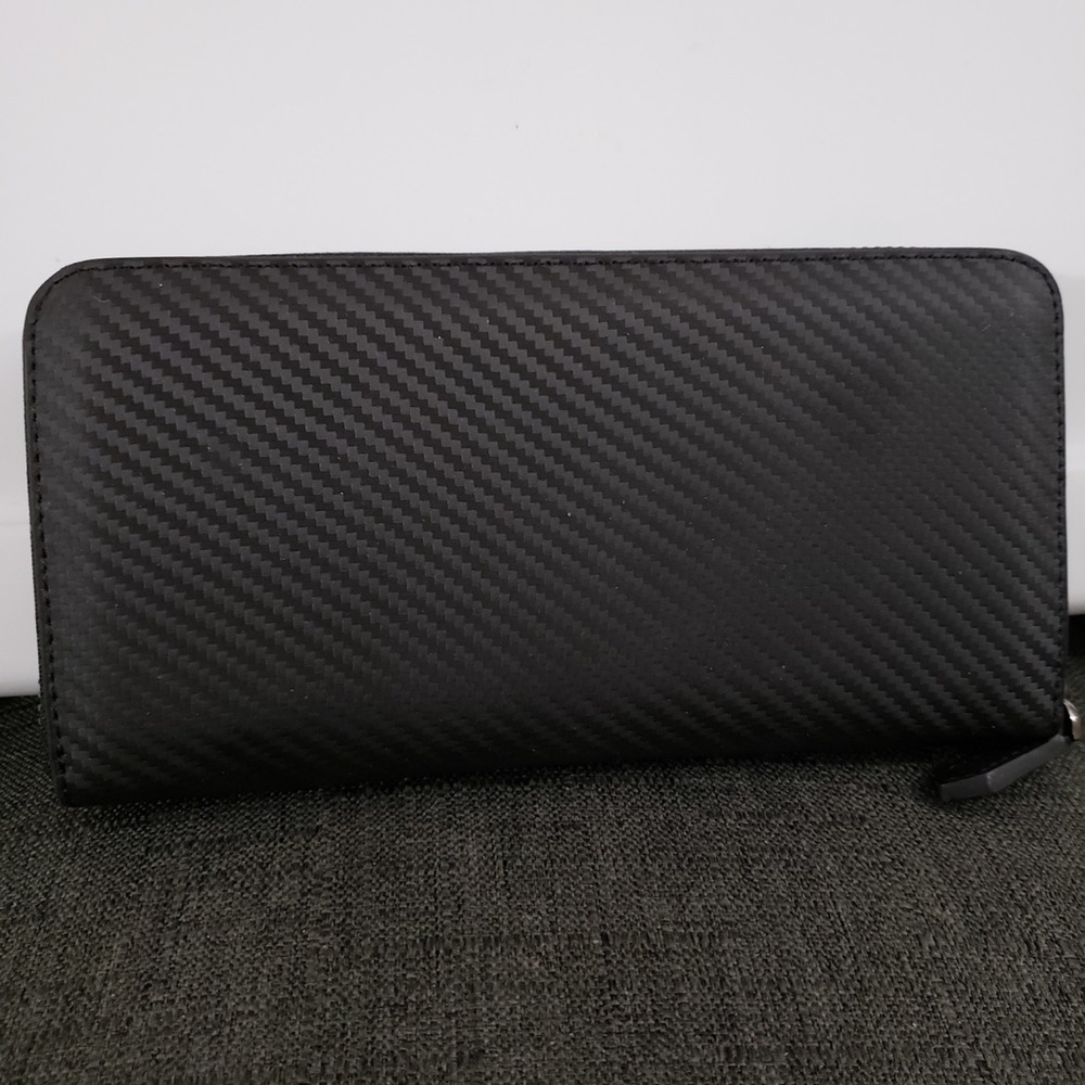 (BONUS JEWELRY INCLUDED โผ๏ธ) Black wave zip around wallet travelambo